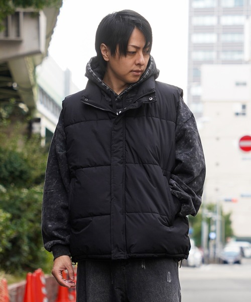 1111clothing(ワンフォークロージング)の「【unisex】スタンドネック パディングベスト / Stand neck padded vest(ダウンベスト・メンズ・チャコール/ホワイト/ブラック/ブラック系/ホワイト系・M/L)」の12枚目の写真