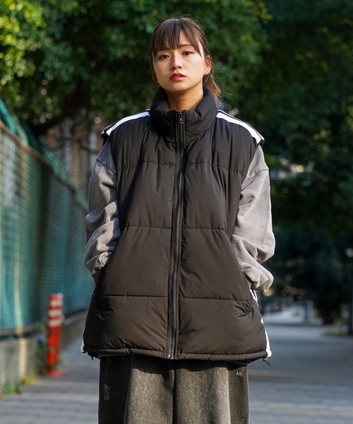 1111clothing(ワンフォークロージング)の「【unisex】スタンドネック パディングベスト / Stand neck padded vest(ダウンベスト・メンズ・チャコール/ホワイト/ブラック/ブラック系/ホワイト系・M/L)」の18枚目の写真