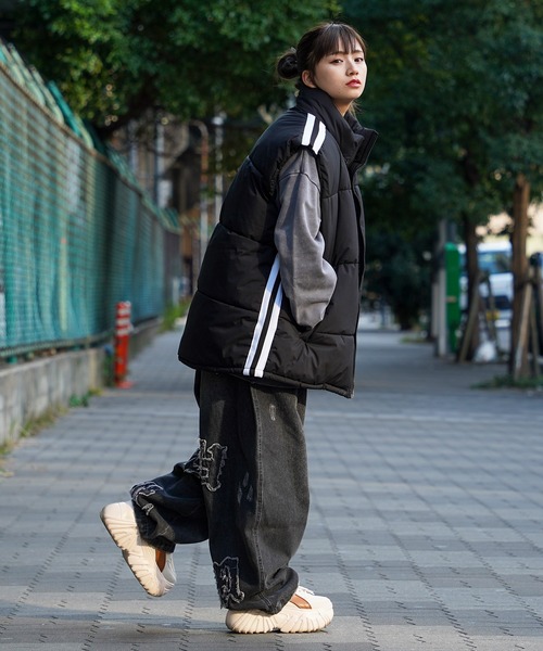 1111clothing(ワンフォークロージング)の「【unisex】スタンドネック パディングベスト / Stand neck padded vest(ダウンベスト・メンズ・チャコール/ホワイト/ブラック/ブラック系/ホワイト系・M/L)」の20枚目の写真