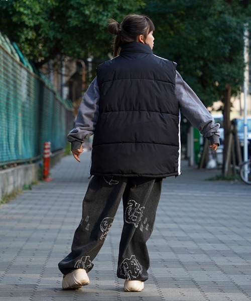 1111clothing(ワンフォークロージング)の「【unisex】スタンドネック パディングベスト / Stand neck padded vest(ダウンベスト・メンズ・チャコール/ホワイト/ブラック/ブラック系/ホワイト系・M/L)」の21枚目の写真