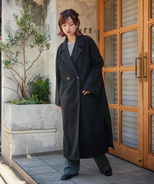 SPINNS（スピンズ）の「バックスリット ロング丈チェスターコート（チェスターコート・レディース・ブルー/ブラック/アイボリー/グレイッシュベージュ・ONESIZE）」の14枚目の写真