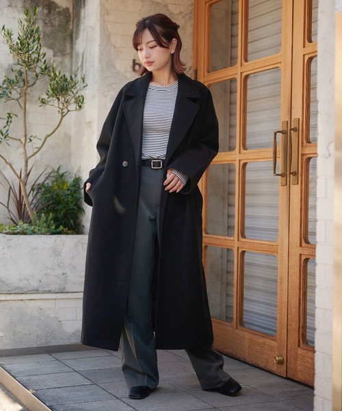 SPINNS（スピンズ）の「バックスリット ロング丈チェスターコート（チェスターコート・レディース・ブルー/ブラック/アイボリー/グレイッシュベージュ・ONESIZE）」の15枚目の写真