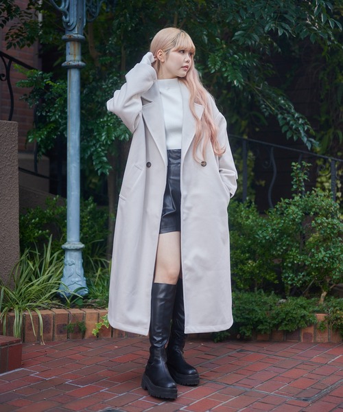 SPINNS（スピンズ）の「バックスリット ロング丈チェスターコート（チェスターコート・レディース・ブルー/ブラック/アイボリー/グレイッシュベージュ・ONESIZE）」の20枚目の写真