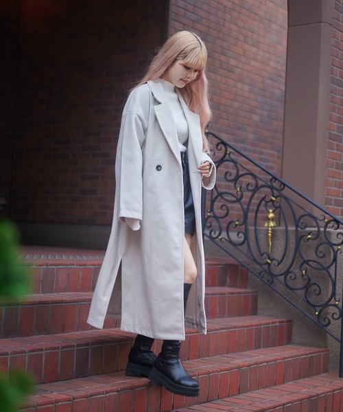 SPINNS（スピンズ）の「バックスリット ロング丈チェスターコート（チェスターコート・レディース・ブルー/ブラック/アイボリー/グレイッシュベージュ・ONESIZE）」の22枚目の写真