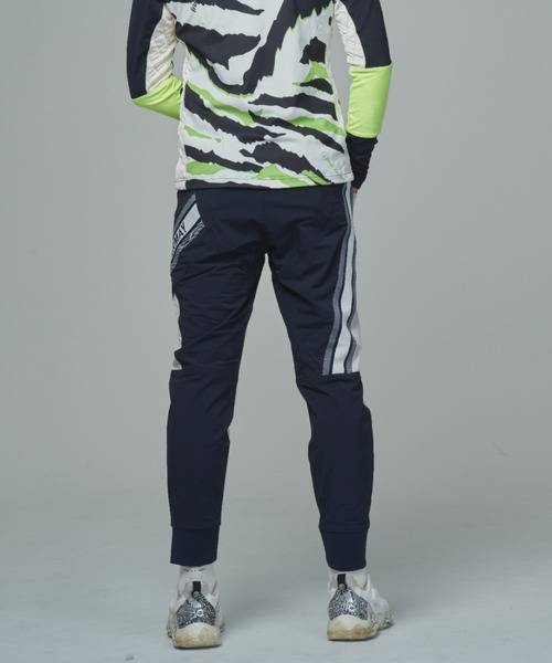DECEMBERMAY(ディセンバーメイ)の「Stormfleece Jogger Pants(その他パンツ・メンズ・ベージュ/ライトグレー/ブラック・MEDIUM/LARGE/X-LARGE)」の17枚目の写真
