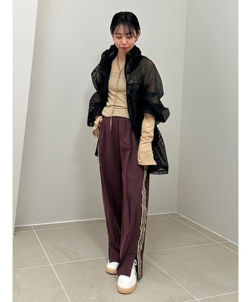 emmi（エミ）の「【emmi atelier】強撚天竺クルーネックカットソー（Tシャツ/カットソー・レディース・ベージュ/イエロー/ダークグレー/ホワイト・FREE）」の20枚目の写真