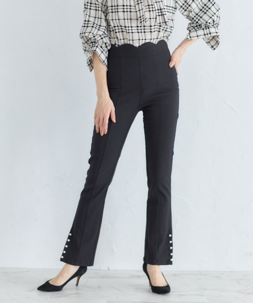 tocco closet（トッコ　クローゼット）の「裾パール付きウエストスカラップカットパンツ（その他パンツ・レディース・ブルー/ブラック・M）」の2枚目の写真