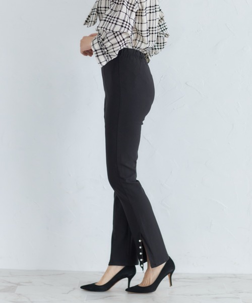 tocco closet（トッコ　クローゼット）の「裾パール付きウエストスカラップカットパンツ（その他パンツ・レディース・ブルー/ブラック・M）」の5枚目の写真