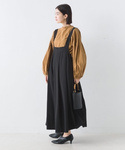 OMNES（オムネス）の「綾織ストレッチサロペットタックスカート（サロペット/オーバーオール・レディース・ブラック/ベージュ・FREE）」の15枚目の写真