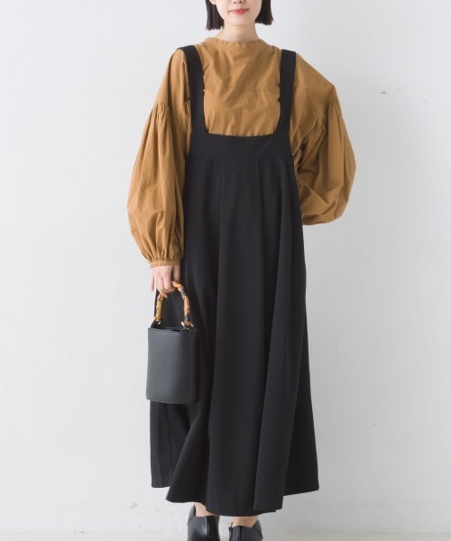 OMNES（オムネス）の「綾織ストレッチサロペットタックスカート（サロペット/オーバーオール・レディース・ブラック/ベージュ・FREE）」の18枚目の写真