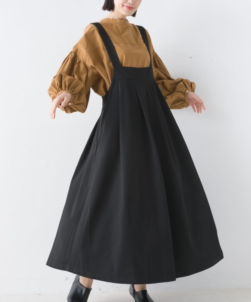 OMNES（オムネス）の「綾織ストレッチサロペットタックスカート（サロペット/オーバーオール・レディース・ブラック/ベージュ・FREE）」の14枚目の写真