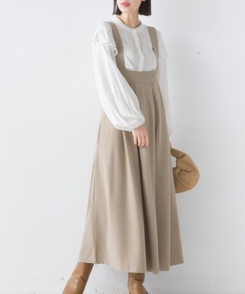 OMNES（オムネス）の「綾織ストレッチサロペットタックスカート（サロペット/オーバーオール・レディース・ブラック/ベージュ・FREE）」の13枚目の写真