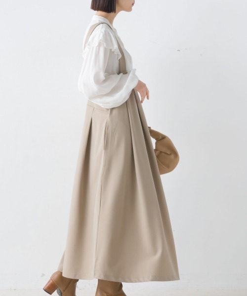 OMNES（オムネス）の「綾織ストレッチサロペットタックスカート（サロペット/オーバーオール・レディース・ブラック/ベージュ・FREE）」の12枚目の写真