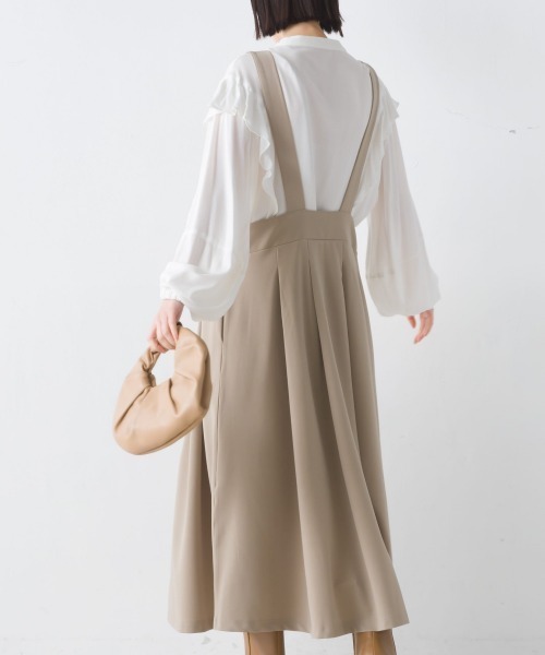 OMNES（オムネス）の「綾織ストレッチサロペットタックスカート（サロペット/オーバーオール・レディース・ブラック/ベージュ・FREE）」の11枚目の写真