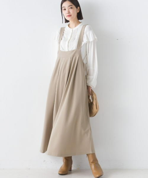 OMNES（オムネス）の「綾織ストレッチサロペットタックスカート（サロペット/オーバーオール・レディース・ブラック/ベージュ・FREE）」の10枚目の写真