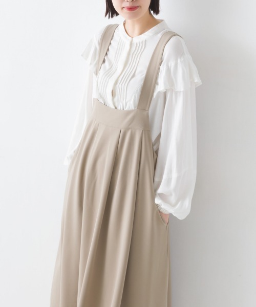 OMNES（オムネス）の「綾織ストレッチサロペットタックスカート（サロペット/オーバーオール・レディース・ブラック/ベージュ・FREE）」の9枚目の写真