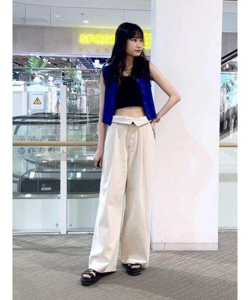 FREE'S MART(フリーズマート)の「ウエスト折り返し2WAYタックワイドデニム(デニムパンツ・レディース・ホワイト系その他/ライトインディゴブルー・SMALL/MEDIUM)」の9枚目の写真