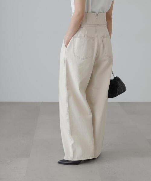 FREE'S MART(フリーズマート)の「ウエスト折り返し2WAYタックワイドデニム(デニムパンツ・レディース・ホワイト系その他/ライトインディゴブルー・SMALL/MEDIUM)」の13枚目の写真