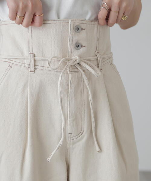 FREE'S MART(フリーズマート)の「ウエスト折り返し2WAYタックワイドデニム(デニムパンツ・レディース・ホワイト系その他/ライトインディゴブルー・SMALL/MEDIUM)」の16枚目の写真