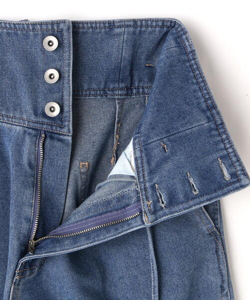 FREE'S MART(フリーズマート)の「ウエスト折り返し2WAYタックワイドデニム(デニムパンツ・レディース・ホワイト系その他/ライトインディゴブルー・SMALL/MEDIUM)」の5枚目の写真