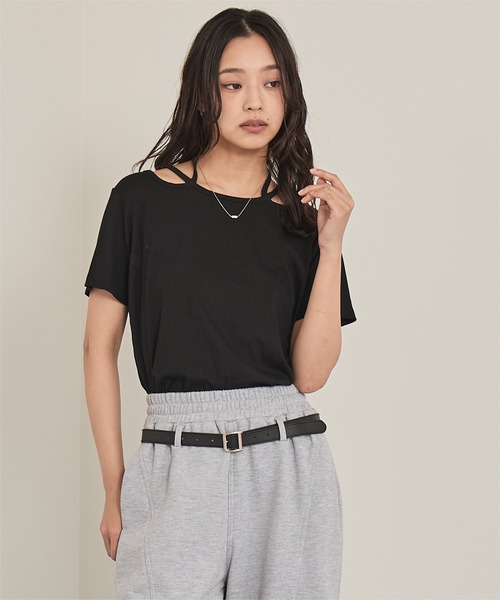 miette(ミエット)の「ストラップデザイントップス(Tシャツ/カットソー・レディース・ホワイト/ブラック・FREE)」の2枚目の写真