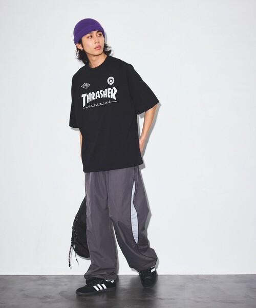 FREAK'S STORE(フリークスストア)の「限定展開 THRASHER×FREAK'S STORE/スラッシャー 別注 ビッグシルエット サッカーシャツ クルーネック プリントTシャツ/リンガーTシャツ(Tシャツ/カットソー・メンズ・ホワイト/ホワイト×ブラック/ブラック/ブラック×ホワイト・SMALL/MEDIUM/LARGE)」の17枚目の写真