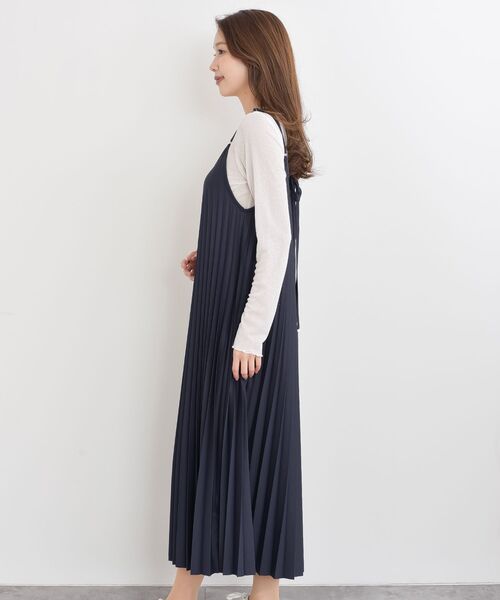 rps(アールピーエス)の「プリーツキャミワンピース(ワンピース・レディース・ブラック/グレイッシュベージュ/チャコールグレー/ミント/ネイビー・フリー)」の14枚目の写真