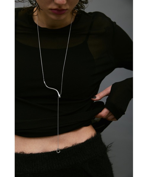 un/neu（アンノイ）の「ウェーブモチーフメタルロングネックレス（ネックレス・レディース・ゴールド/シルバー・FREE）」の9枚目の写真