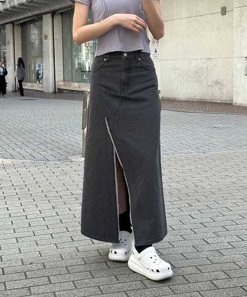 3.3 Field Trip （3.3フィールドトリップ）の「3.3 Field Trip／スリットデニムロングスカート 2107715（スカート・レディース・ブラック/ブルー・SMALL/MEDIUM）」の14枚目の写真