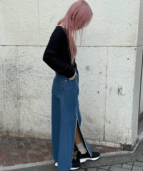 3.3 Field Trip （3.3フィールドトリップ）の「3.3 Field Trip／スリットデニムロングスカート 2107715（スカート・レディース・ブラック/ブルー・SMALL/MEDIUM）」の8枚目の写真