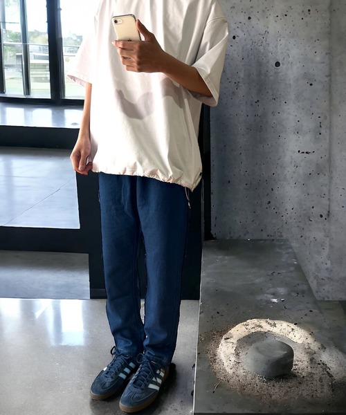 United store(ユナイテッドストア)の「イージーワイドテーパードデニム(デニムパンツ・メンズ・ライトブルー/ブラック/ブルー/チャコールグレー・L/M)」の8枚目の写真