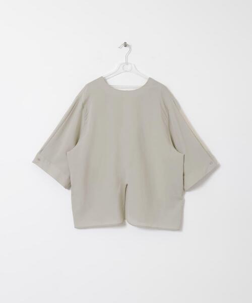LAATO（ラート）の「slit pull over blouse（Tシャツ/カットソー・レディース・グレー/グリーン/ライトグレー・FREE）」の2枚目の写真