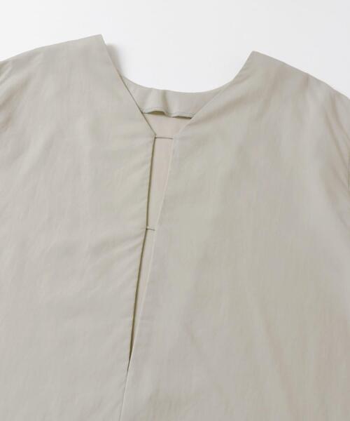 LAATO（ラート）の「slit pull over blouse（Tシャツ/カットソー・レディース・グレー/グリーン/ライトグレー・FREE）」の12枚目の写真