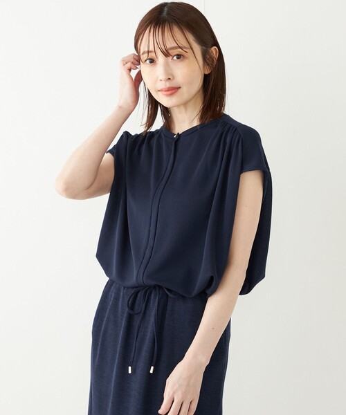 SHIPS Colors（シップス カラーズ）の「SHIPS Colors:〈手洗い可能〉リネンライク ギャザー トップス（Tシャツ/カットソー・レディース・カーキ/ネイビー・ONE SIZE）」の6枚目の写真
