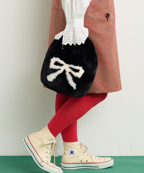CHILD WOMAN(チャイルドウーマン)の「【WEB別注カラー】フェイクファーはめ込みリボンモチーフBAG(ハンドバッグ・レディース・ブラック/ピンク・FREE)」の10枚目の写真