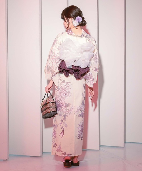 Tika 浴衣 妖艶 生成り地×乱菊 3点セット (ゆかた・兵児帯・下駄) Tika（ティカ）の「妖艶 生成り地×乱菊 ゆかた3点セット (浴衣+