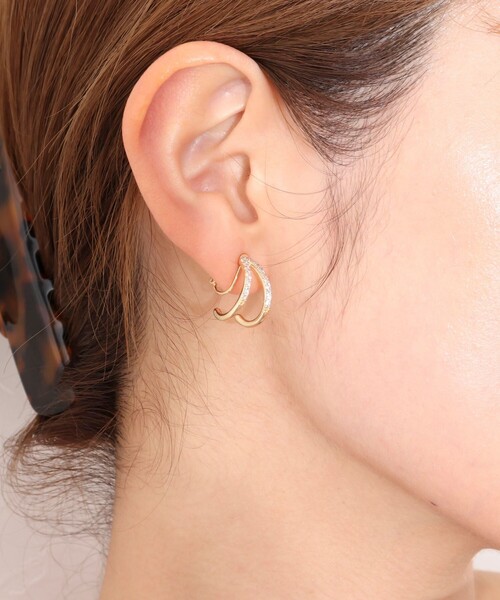 NOLLEY’S(ノーリーズ)の「キラV型イヤリング(イヤリング・レディース・ゴールド・FREE)」の1枚目の写真