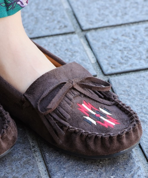チチカカ（チチカカ）の「ネイティブ刺繍モカシンシューズ（モカシン/デッキシューズ・レディース・ボルドー/ブラウン/ベージュ・MEDIUM/LARGE）」の6枚目の写真