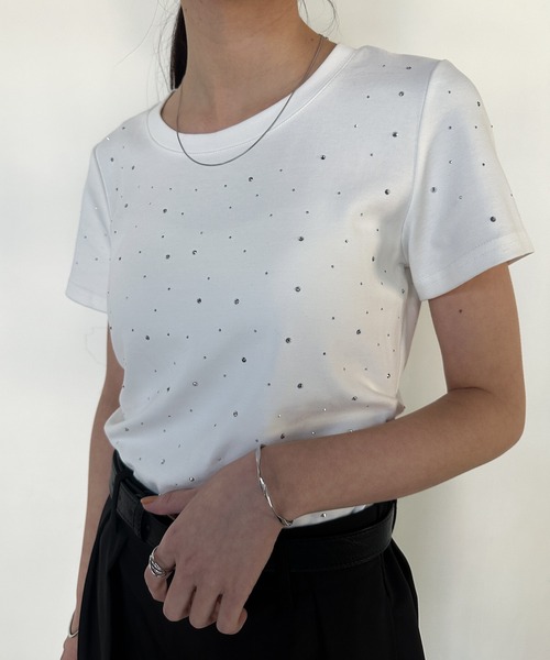solleim(ソルレム)の「ラインストーンサイドシャーリングTシャツ(Tシャツ/カットソー・レディース・オフホワイト/グレー/ブラック・M/L)」の5枚目の写真