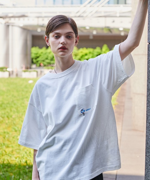 ONCILY(オンシェリー)の「POCKET LOGO T-SHIRT / ポケットロゴTシャツ(Tシャツ/カットソー・メンズ・ホワイト系その他/ブラック/オフホワイト・MEDIUM/LARGE/SMALL)」の5枚目の写真