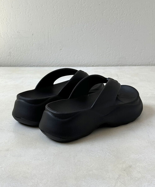 都市の影を歩むモノクロームエッジ【CHANEL】トング サンダル チャコ CHACO メンズ サンダル ZCLOUD 6610859307 1015