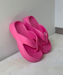 厚底トングサンダル