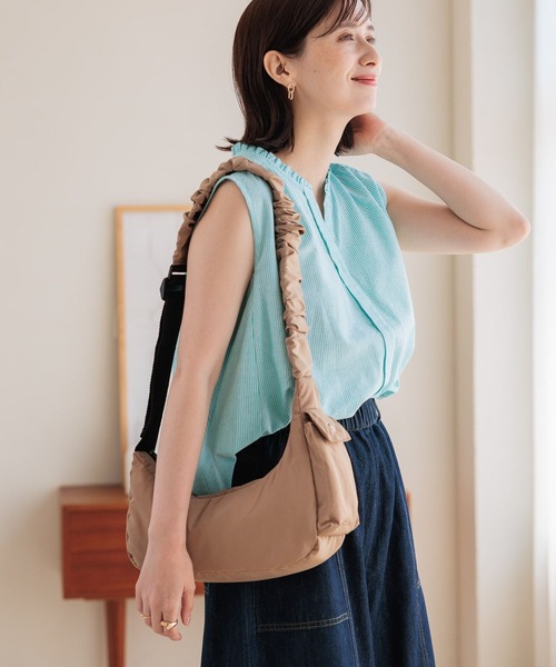 studio CLIP（スタディオクリップ）の「ナイロンボディバッグ（ショルダーバッグ・レディース・ベージュ/ブラック・FREE）」の3枚目の写真