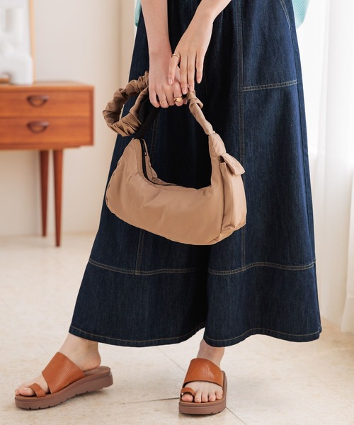 studio CLIP（スタディオクリップ）の「ナイロンボディバッグ（ショルダーバッグ・レディース・ベージュ/ブラック・FREE）」の4枚目の写真