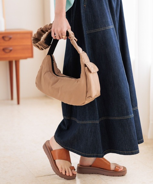 studio CLIP（スタディオクリップ）の「ナイロンボディバッグ（ショルダーバッグ・レディース・ベージュ/ブラック・FREE）」の5枚目の写真