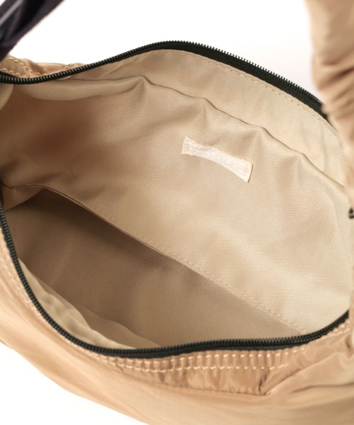 studio CLIP（スタディオクリップ）の「ナイロンボディバッグ（ショルダーバッグ・レディース・ベージュ/ブラック・FREE）」の20枚目の写真