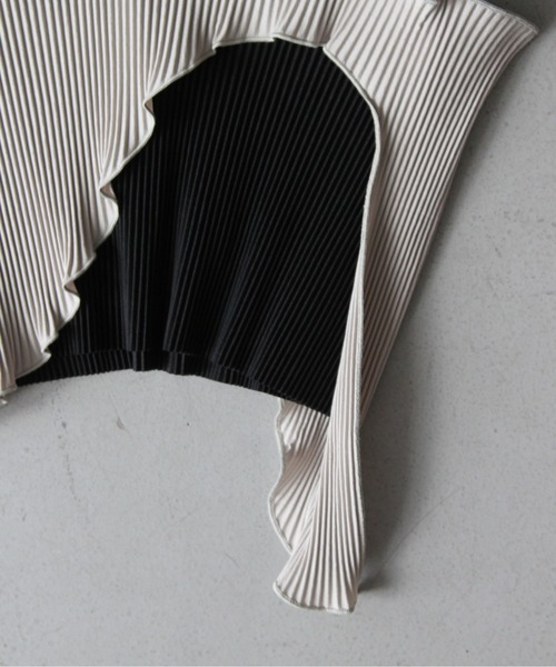 トップス kotohayokozawa FEELING WAVE CAMISOLE kotohayokozawa(コトハヨコザワ)のFEELING WAVE CAMISOLE KHAKI