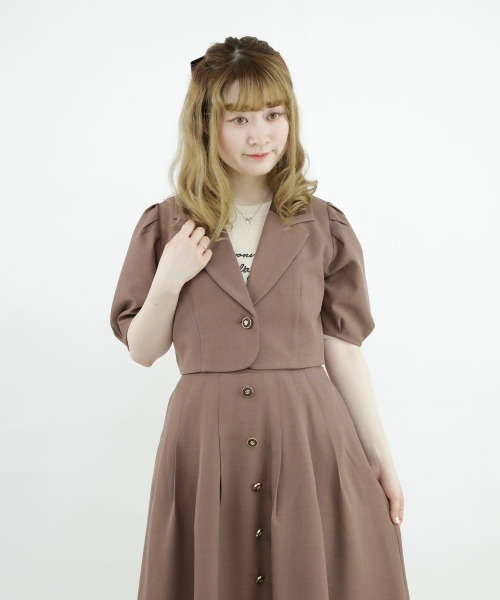 F i.n.t（フィント）の「釦使いパフスリーブジャケットセットアップ（セットアップ・レディース・グレー/ブラウン・FREE）」の8枚目の写真