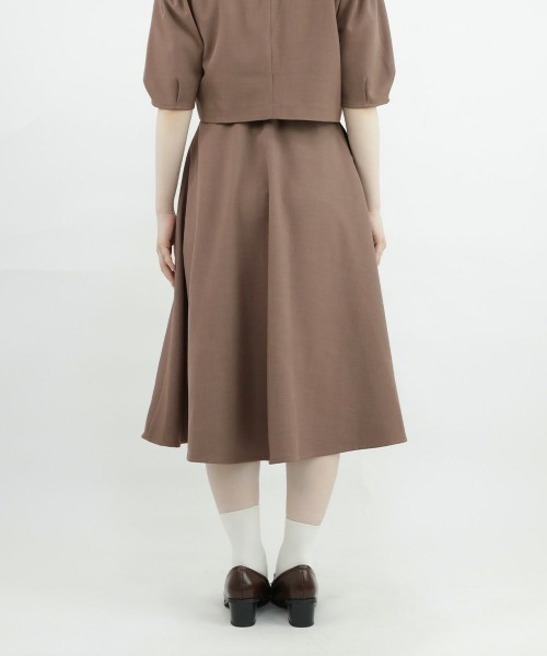 F i.n.t（フィント）の「釦使いパフスリーブジャケットセットアップ（セットアップ・レディース・グレー/ブラウン・FREE）」の16枚目の写真