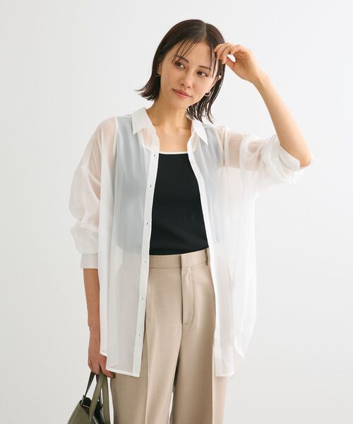 Green Parks(グリーンパークス)の「シアーシャイニーシャツ(シャツ/ブラウス・レディース・オフホワイト/ブルー/ブラック/ベージュ・FREE)」の14枚目の写真